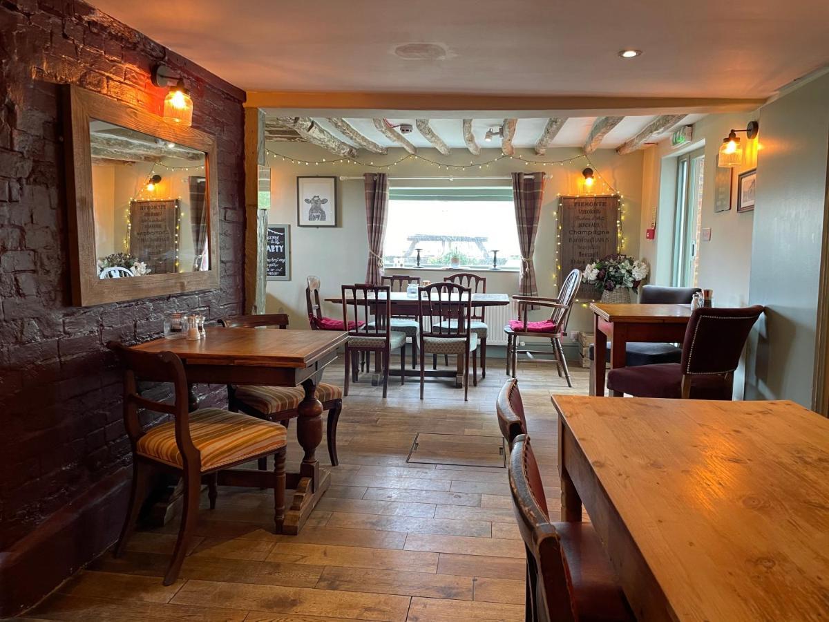 The Windmill Inn Horsham Exterior photo