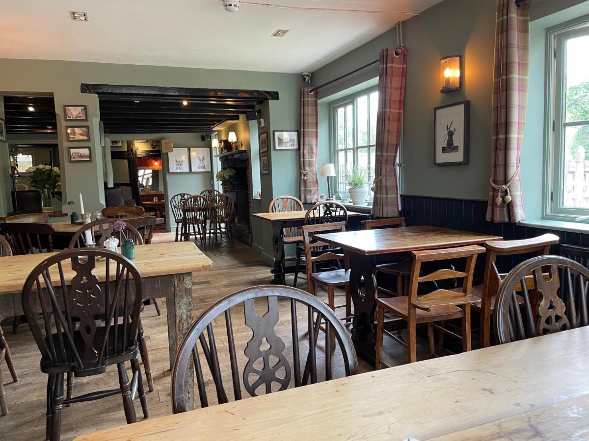 The Windmill Inn Horsham Exterior photo