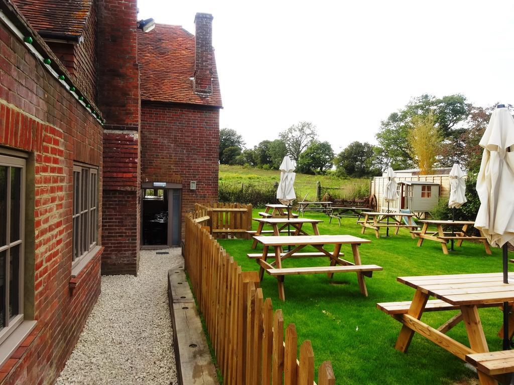 The Windmill Inn Horsham Exterior photo